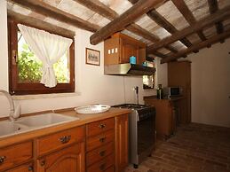 Belvilla by OYO Spacious Villa in Treia With Pool