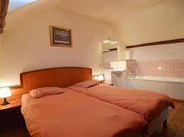 Spacious Waimes Villa