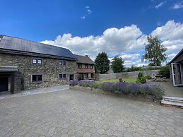 Spacious Waimes Villa