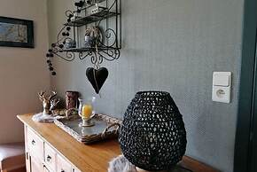 Sunny Garden Cottage, Alle
