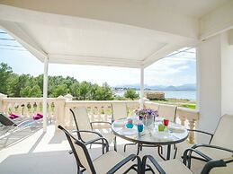 Apartment by Alcudia Bay