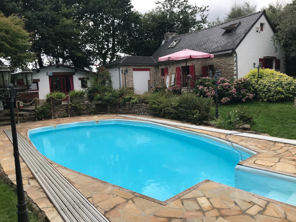 Family Holiday Home With Pool
