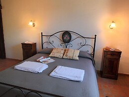 Rustic Stone Farmhouse in Proceno