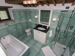 Luxury Villas in Poppi With Heated Pool