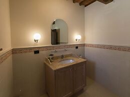 Luxury Villas in Poppi With Heated Pool