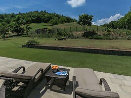 Luxury Villas in Poppi With Heated Pool
