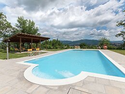 Luxury Villas in Poppi With Heated Pool