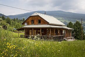 Snug Chalet With Infrared Sauna