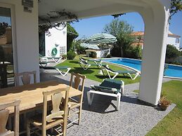 Villa in Albufeira With Pool & Ocean Views