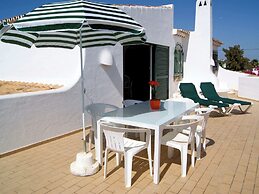 Villa in Albufeira With Pool & Ocean Views
