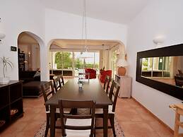 Villa in Albufeira With Pool & Ocean Views