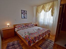 Spacious Apartment in Zadar With Balcony