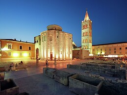 Spacious Apartment in Zadar With Balcony