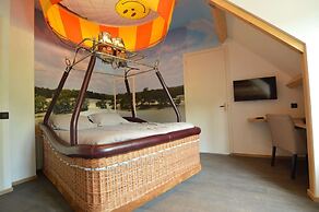 Family Home w/ Trampoline