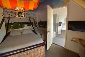 Family Home w/ Trampoline