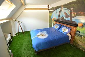 Family Home w/ Trampoline