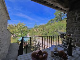 Belvilla by OYO Farmhouse With Swimming Pool