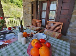 Belvilla by OYO Farmhouse With Swimming Pool