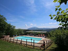 Belvilla by OYO Farmhouse With Swimming Pool