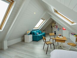 Spacious Holiday Home With Heated Indoor Pool