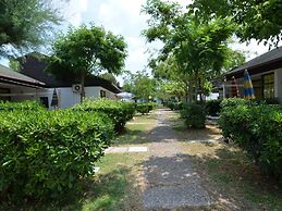 Bungalow by Beach With Water Park Fun