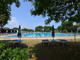 Bungalow by Beach With Water Park Fun
