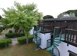 Bungalow by Beach With Water Park Fun