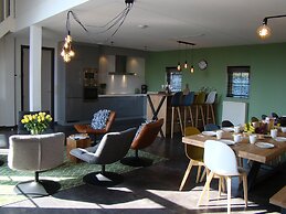 Rural Holiday Home With Outdoor Pool & Sauna