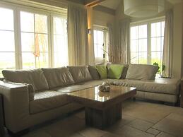 Rural Holiday Home With Outdoor Pool & Sauna