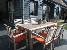 Rural Holiday Home With Outdoor Pool & Sauna