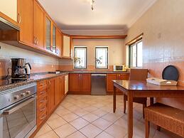 Luxury Villa in Albufeira With Heated Private Pool