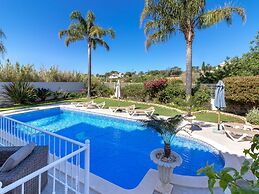 Luxury Villa in Albufeira With Heated Private Pool