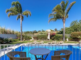 Luxury Villa in Albufeira With Heated Private Pool