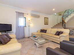 Luxury Villa in Albufeira With Heated Private Pool