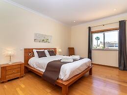 Luxury Villa in Albufeira With Heated Private Pool