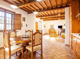 Villa in Lisciano Niccone With Pool & Nature
