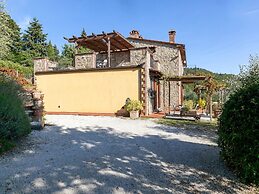 Villa in Lisciano Niccone With Pool & Nature