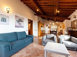 Villa in Lisciano Niccone With Pool & Nature