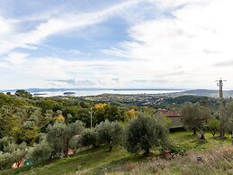 Villa in Lisciano Niccone With Pool & Nature