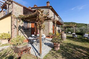 Villa in Lisciano Niccone With Pool & Nature