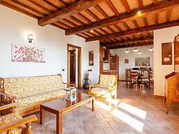 Villa in Lisciano Niccone With Pool & Nature