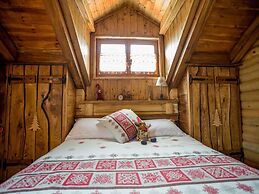 Pleasant Chalet in Bruvno With Private Pool