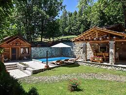 Pleasant Chalet in Bruvno With Private Pool