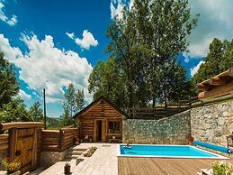 Pleasant Chalet in Bruvno With Private Pool