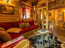 Pleasant Chalet in Bruvno With Private Pool