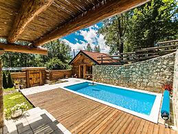 Pleasant Chalet in Bruvno With Private Pool