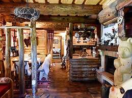 Pleasant Chalet in Bruvno With Private Pool