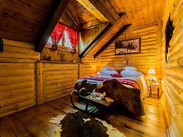 Pleasant Chalet in Bruvno With Private Pool