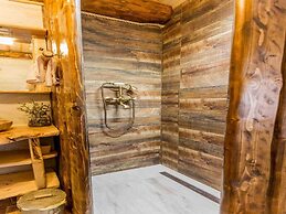 Pleasant Chalet in Bruvno With Private Pool