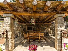 Pleasant Chalet in Bruvno With Private Pool